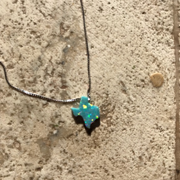 Texas shape opal on sterling chain🐟🐬🦋💧 - Picture 2 of 3